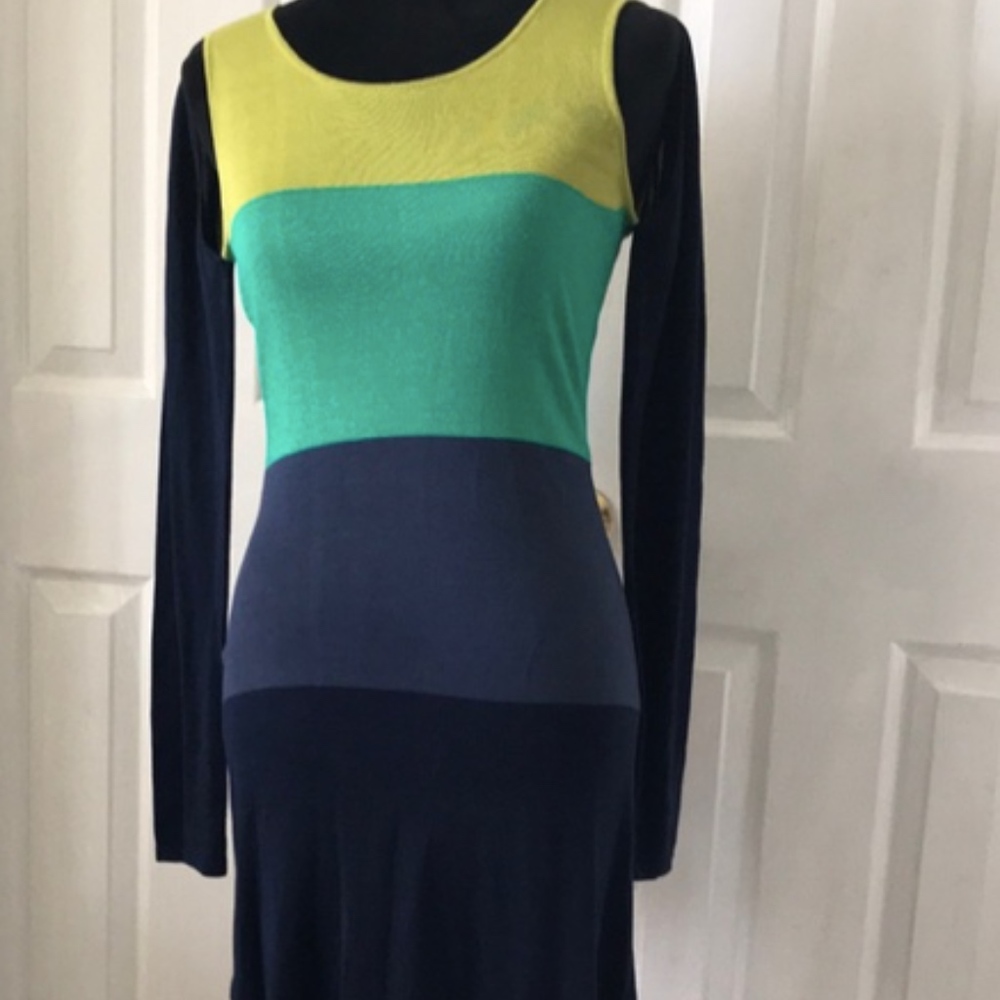 BCBG OPEN SLEEVES DRESS SWEATER DRESS Size S